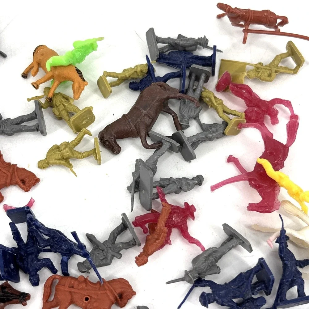 Vintage 1950s Cowboys Indians & Soldiers Plastic Toy Lot of 82 Miniature
